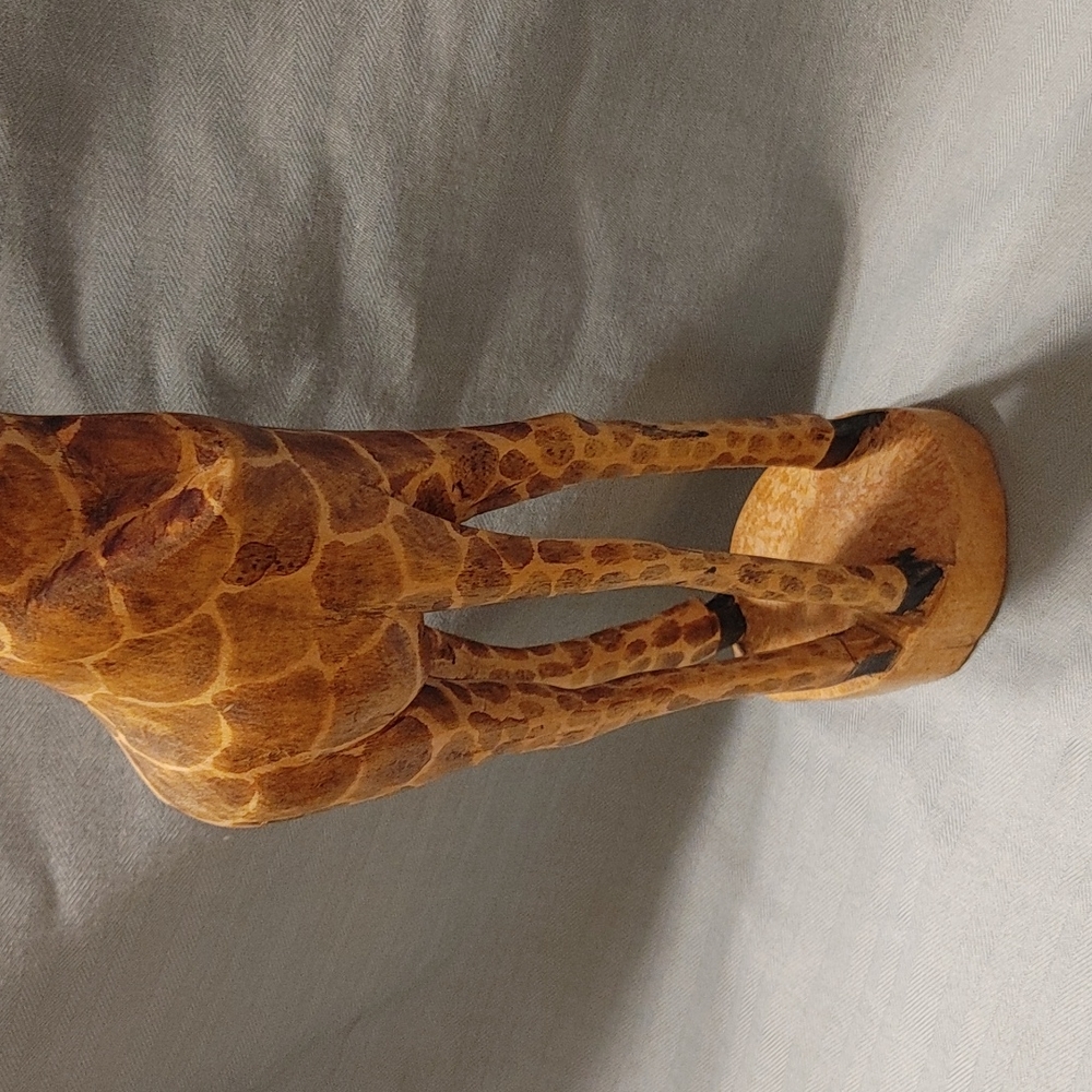 đŚ Wooden Giraffe - Picture 4 of 13